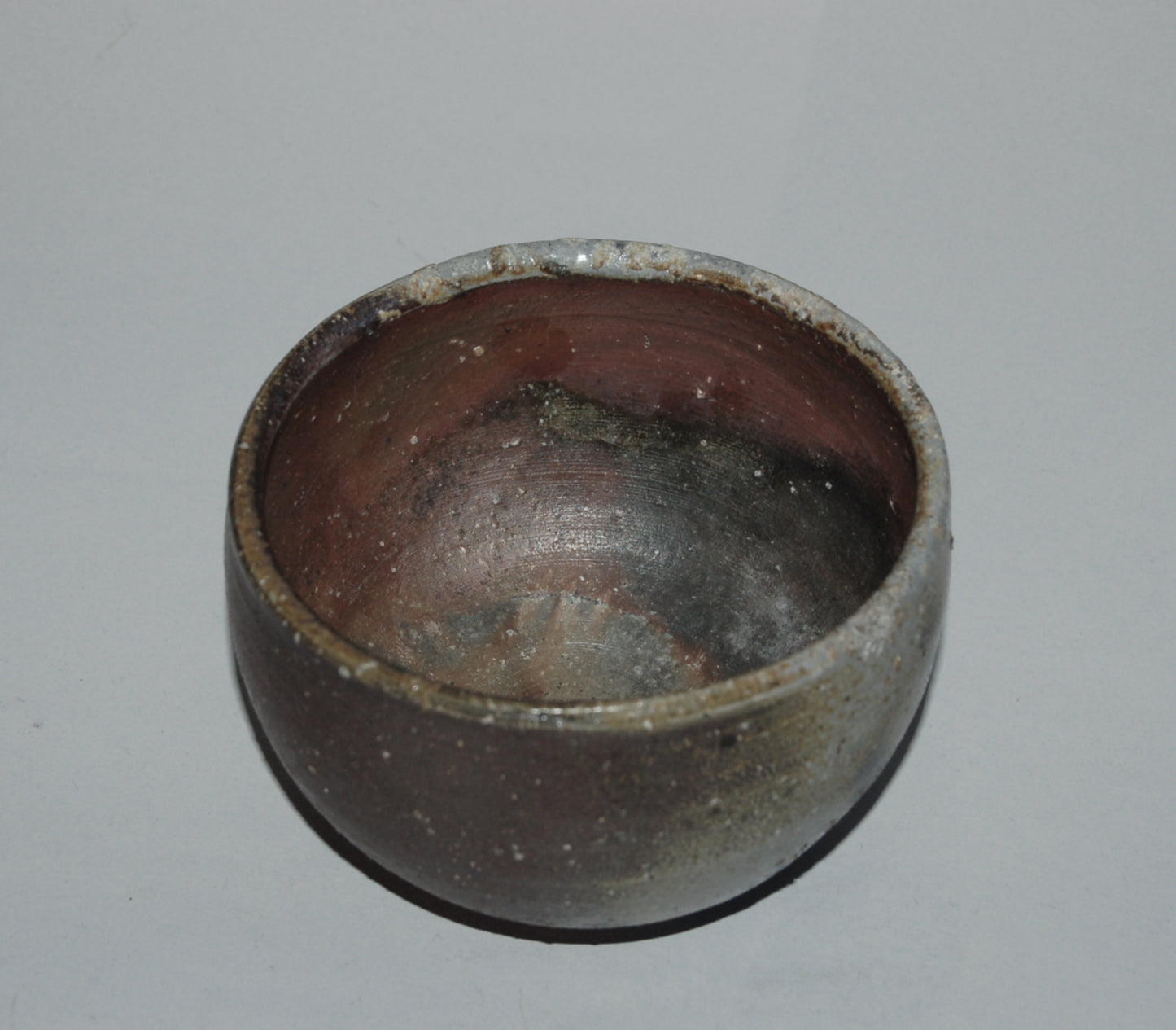 Chawan tea bowl for matcha, Bizen ware, stoneware with kumadori, ash, Japan