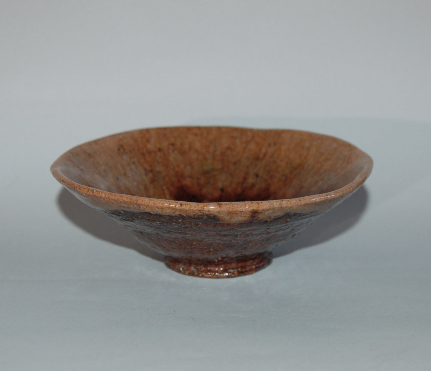 Summer chawan tea bowl, ceramic with brown glaze, Ohi Chozaemon, Japan