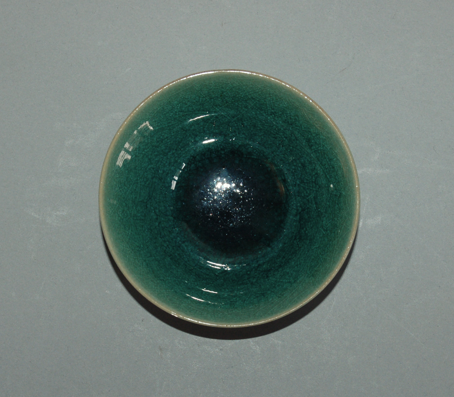 Conical sakazuki sake cup, fine stoneware, emerald green crackled glaze, Tosen, Kyo ware, Japan