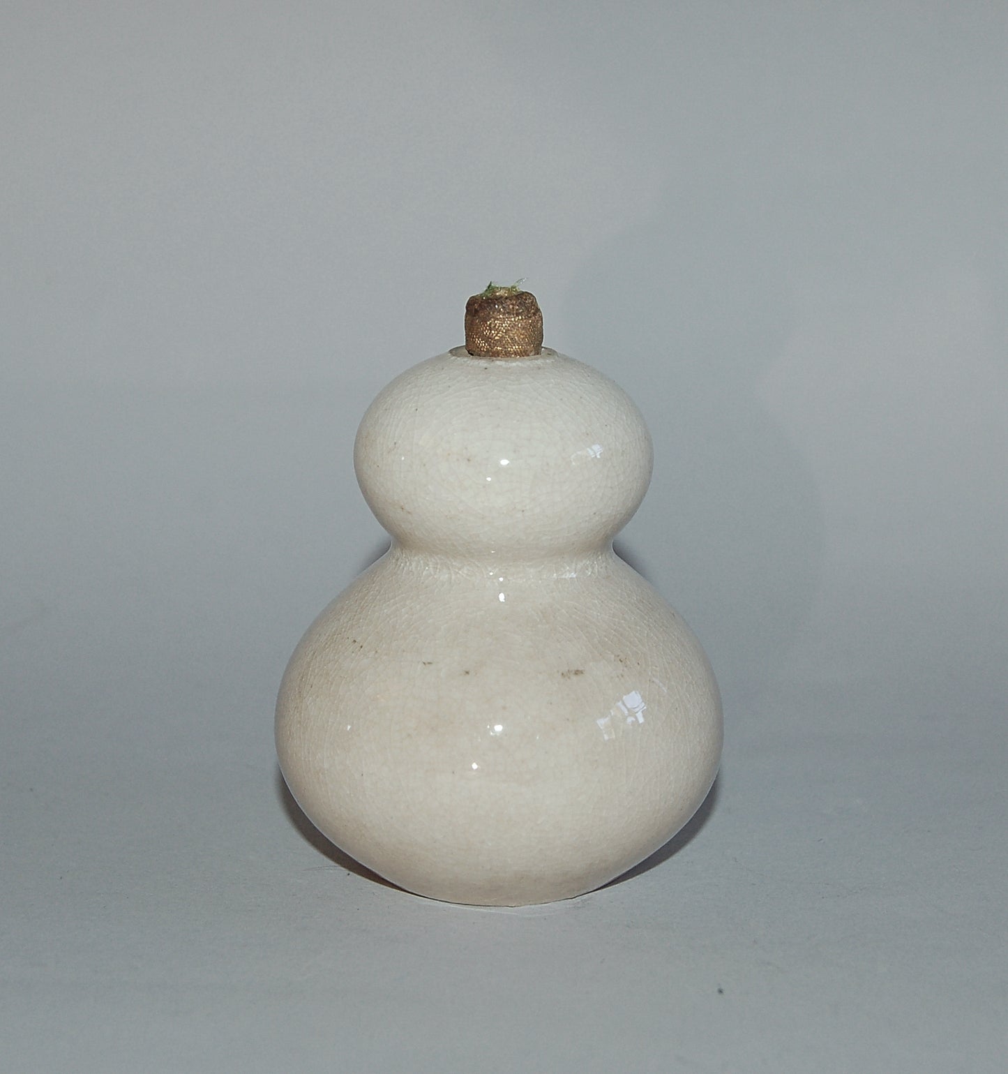 Small double gourd flacon, perhaps for tobacco, glazed ceramic, Satsuma ware, Japan