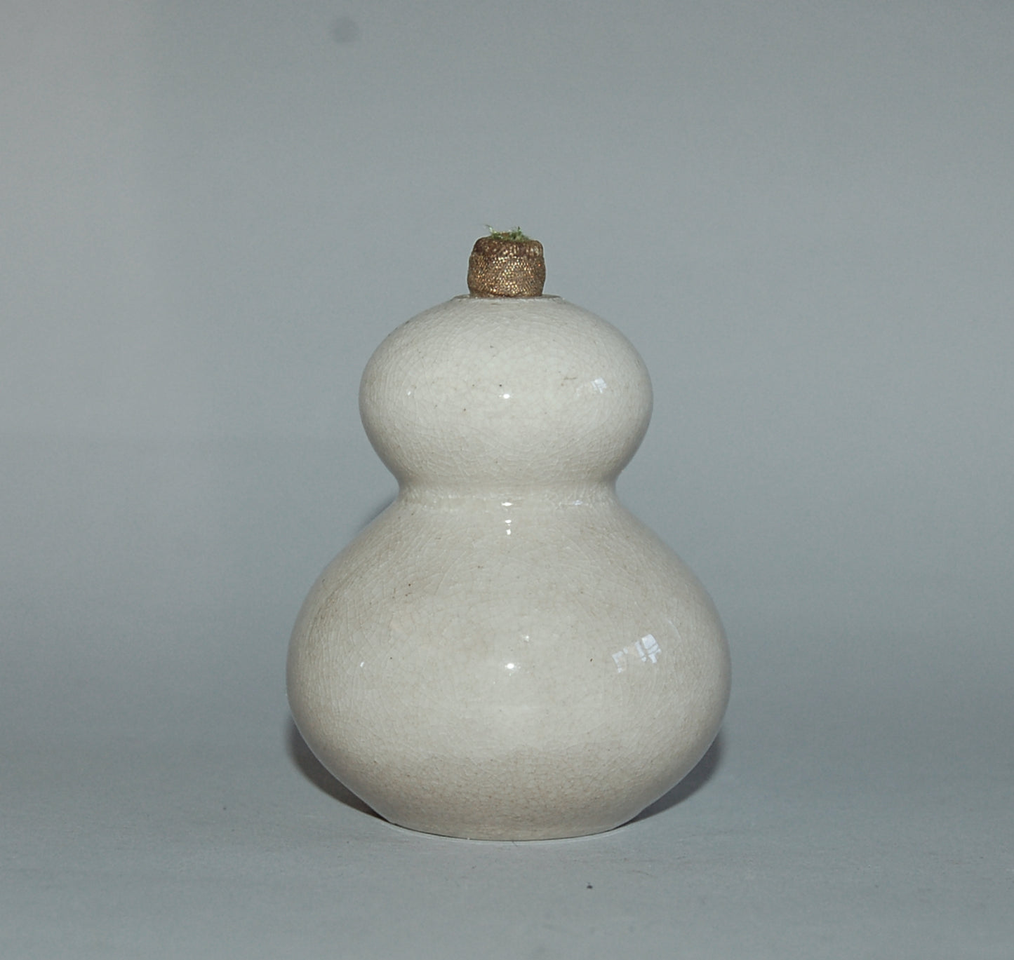 Small double gourd flacon, perhaps for tobacco, glazed ceramic, Satsuma ware, Japan