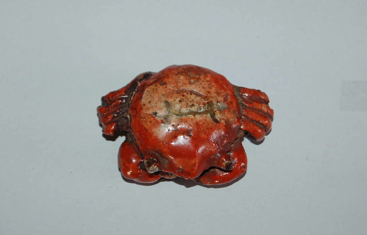 Kogo incense box, crawling crab, Raku stoneware, red, gold, white, green glazes, antique, Japan