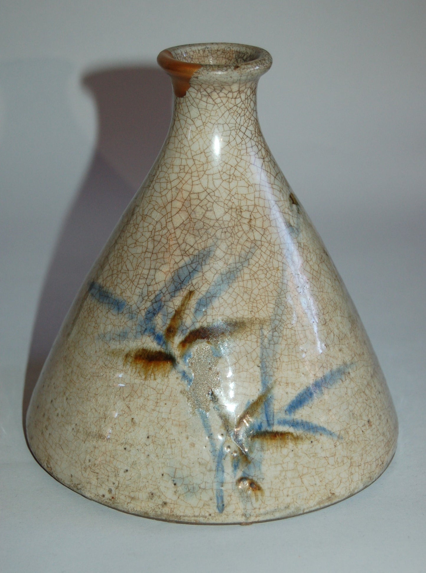 Ceramic tokkuri sake bottle with bamboo décor, Ofukei ware, kintsugi restauration, antique, Japan