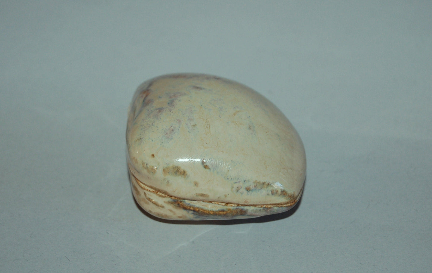 Kogo incense box, clam shell, Takatori-style stoneware, antique, Japan