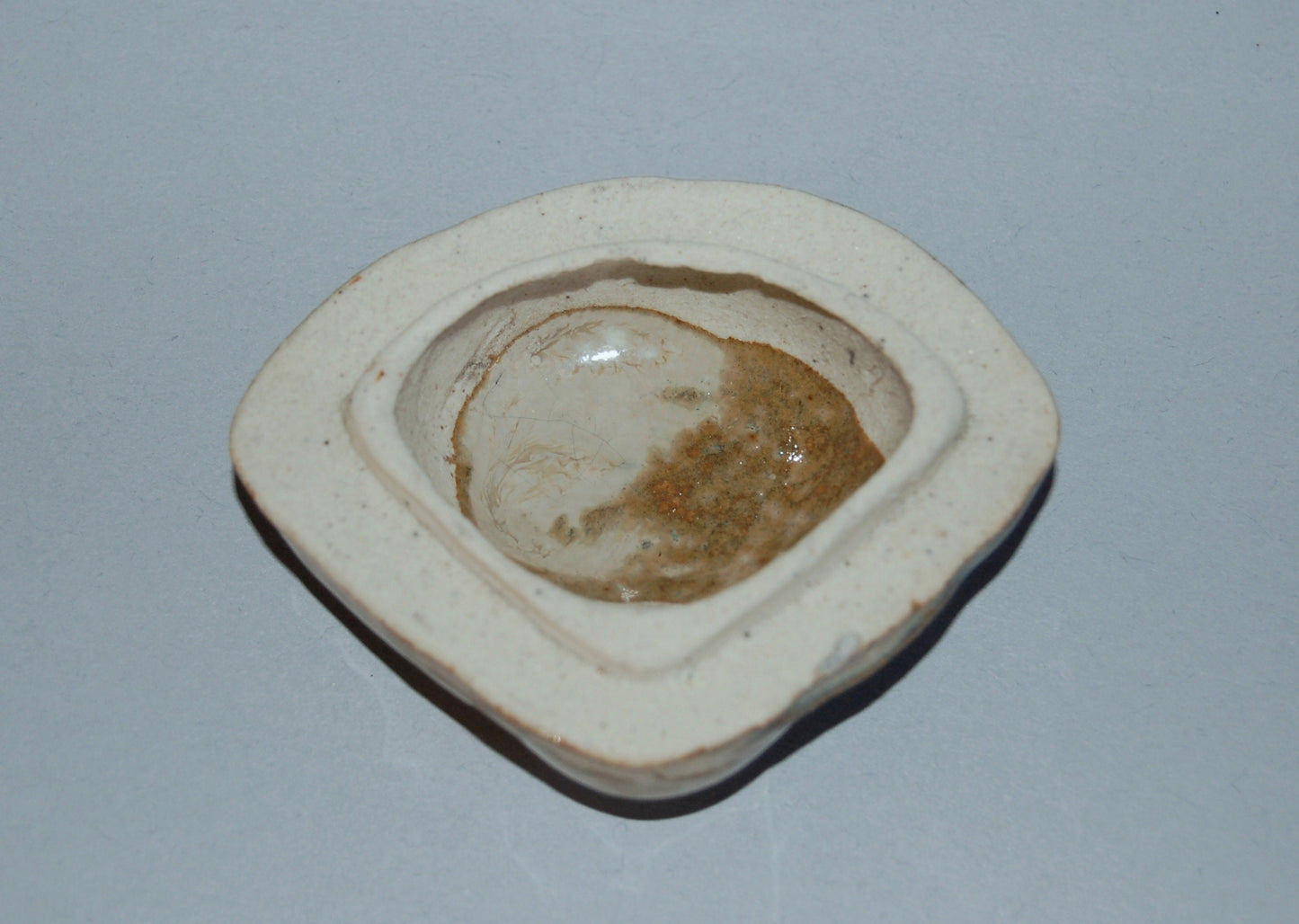 Kogo incense box, clam shell, Takatori-style stoneware, antique, Japan