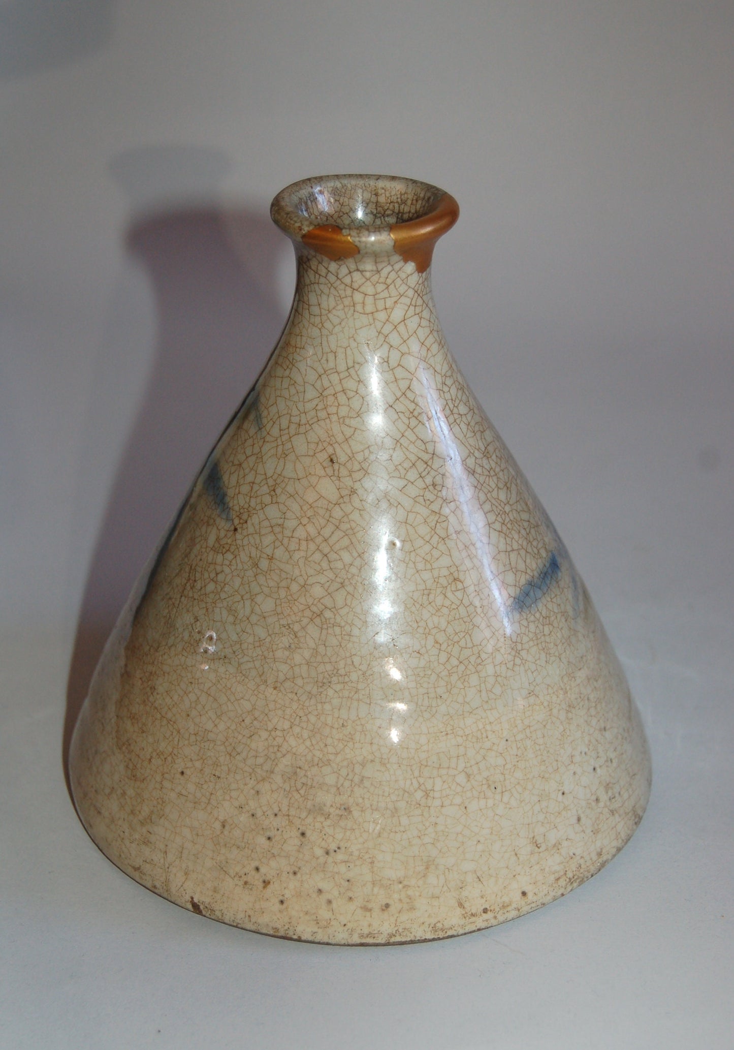 Ceramic tokkuri sake bottle with bamboo décor, Ofukei ware, kintsugi restauration, antique, Japan