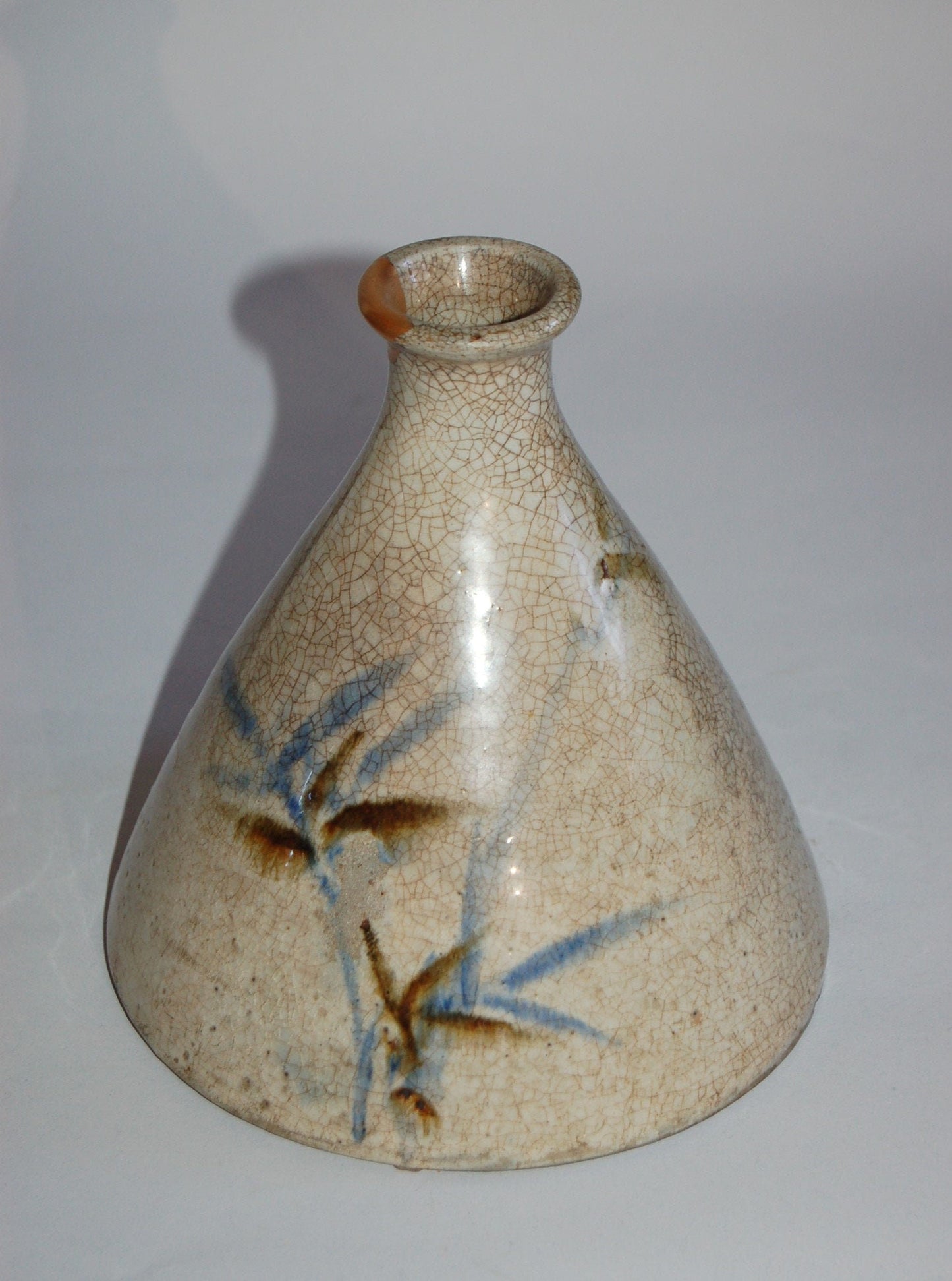 Ceramic tokkuri sake bottle with bamboo décor, Ofukei ware, kintsugi restauration, antique, Japan