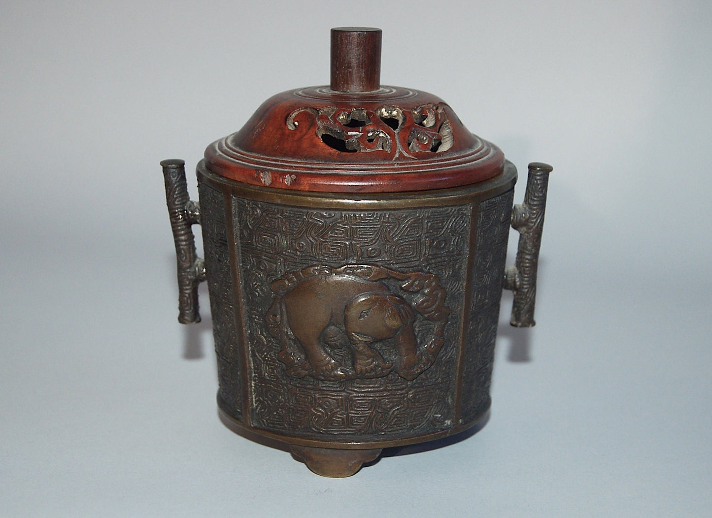 Antique bronze koro incense burner, elephant and baku, Murata Seimin, Japan