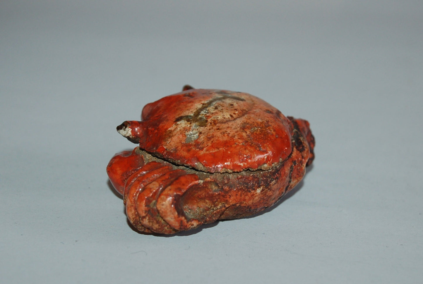 Kogo incense box, crawling crab, Raku stoneware, red, gold, white, green glazes, antique, Japan