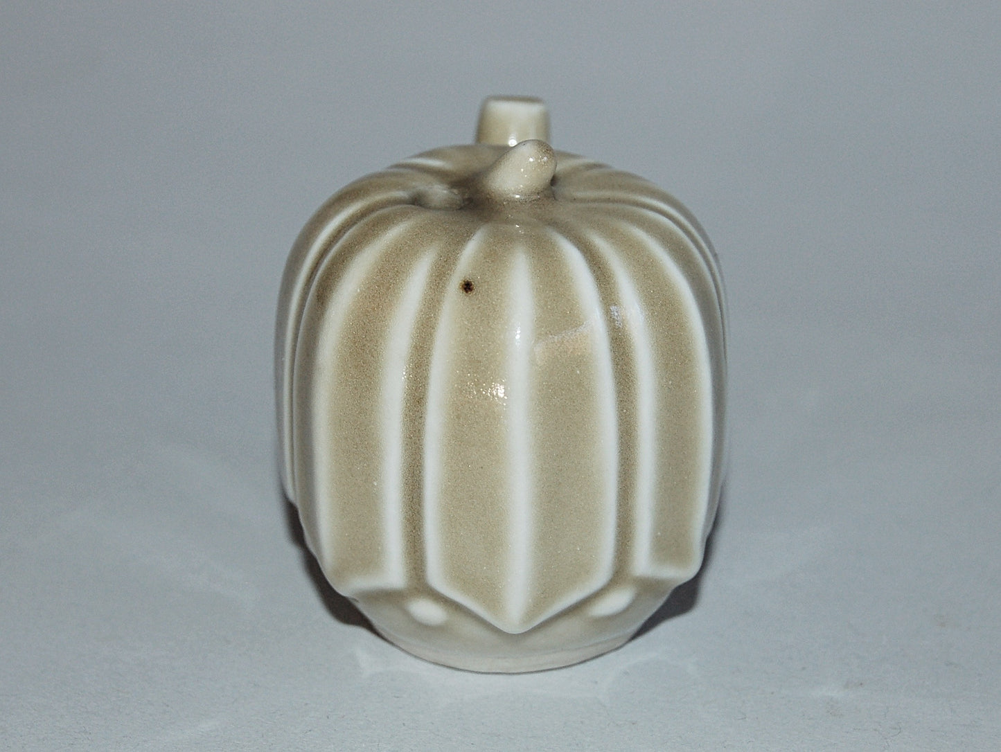 Ceramic suiteki water dropper, cylindrical, pumpkin, green glaze, celadon, Japan